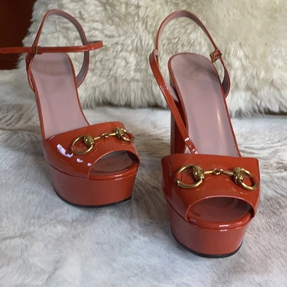 Gucci Patent Leather Sandal - Picture 7 of 8